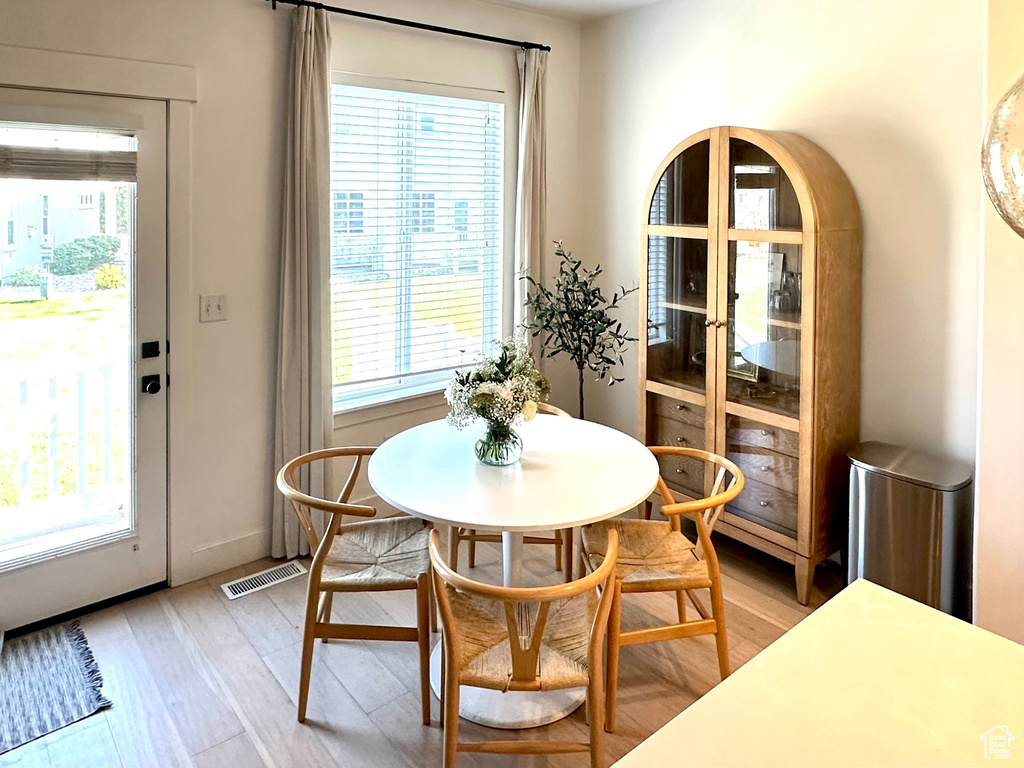 214 W WHITEWATER DR Vineyard, UT 84059