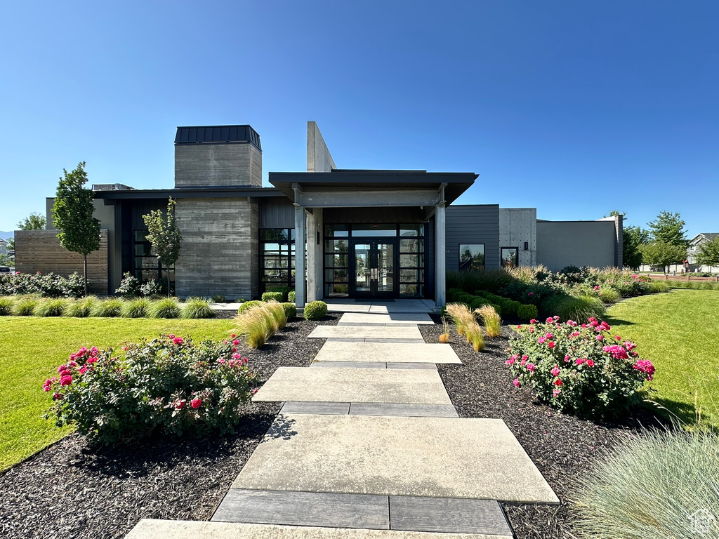 214 W WHITEWATER DR Vineyard, UT 84059