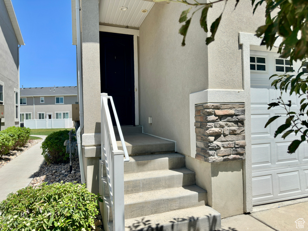 214 W WHITEWATER DR Vineyard, UT 84059