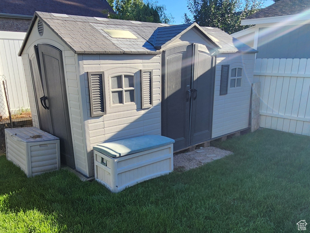 747 W 1580 N Clinton, UT 84015
