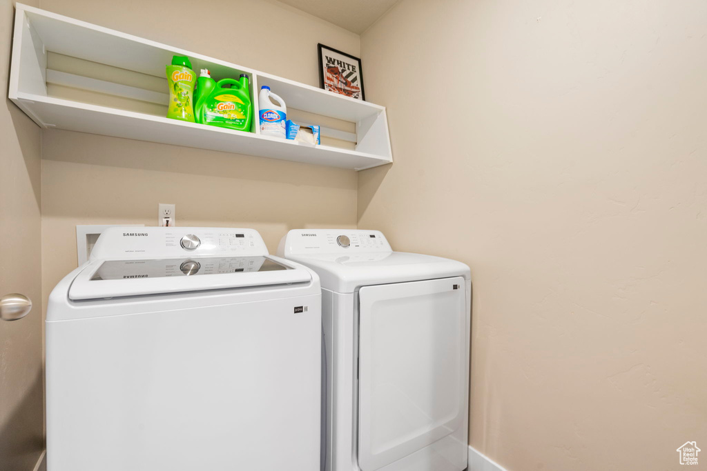 3323 E GIBRALTAR AVE Eagle Mountain, UT 84005