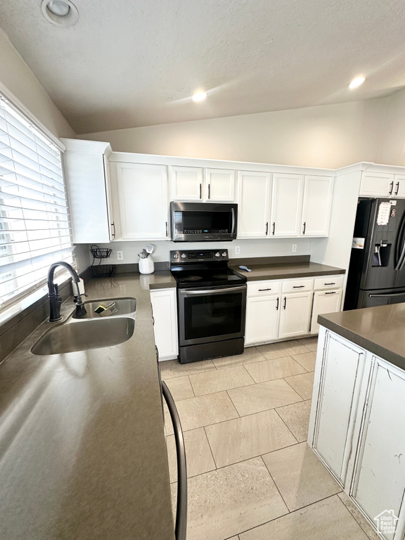 2879 S FETZER DR Magna, UT 84044