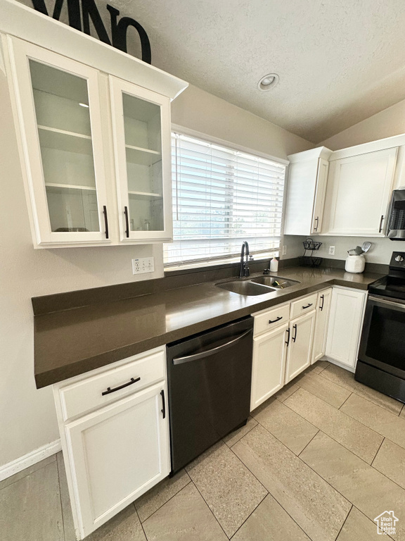2879 S FETZER DR Magna, UT 84044