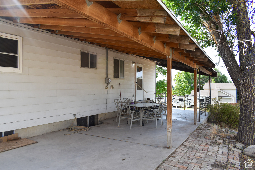 View of patio / terrace with outdoor dining space