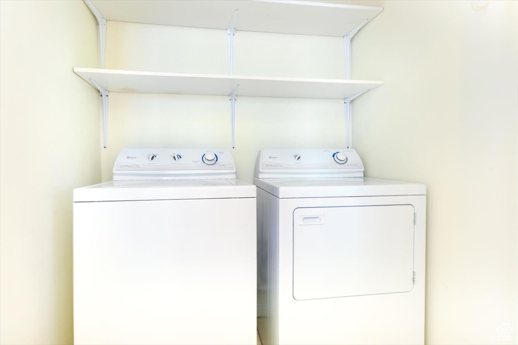 Laundry room with independent washer and dryer