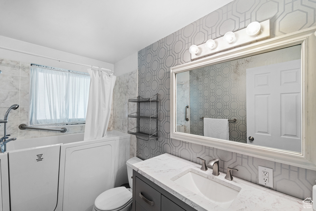 492 HIGHLAND DR Riverdale, UT 84405