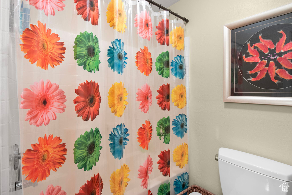 Full bathroom with toilet