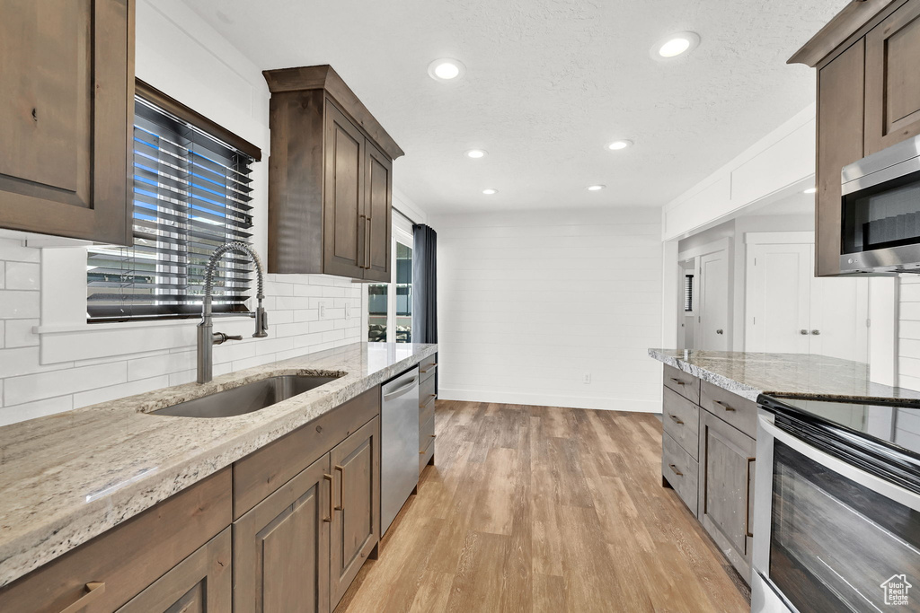 648 W PORTER LN Centerville, UT 84014