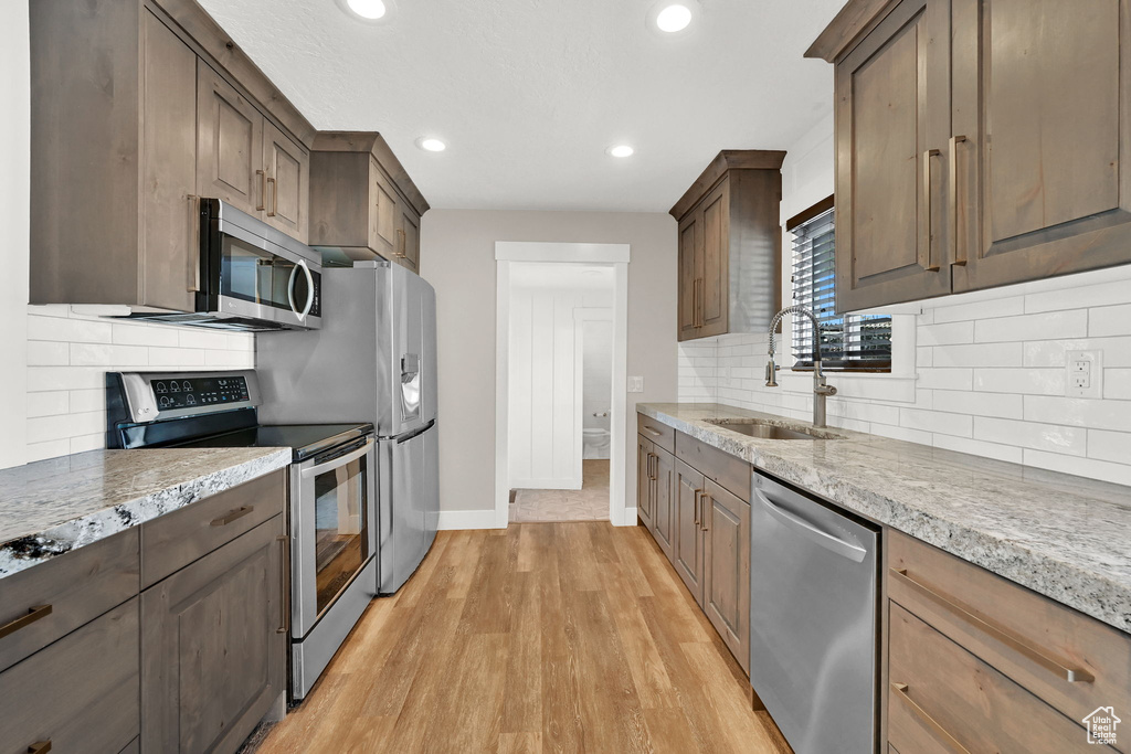 648 W PORTER LN Centerville, UT 84014