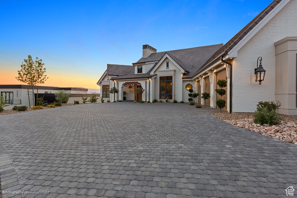 Photo 3 for MLS #2098729 at 3021 E Banded Hills Dr