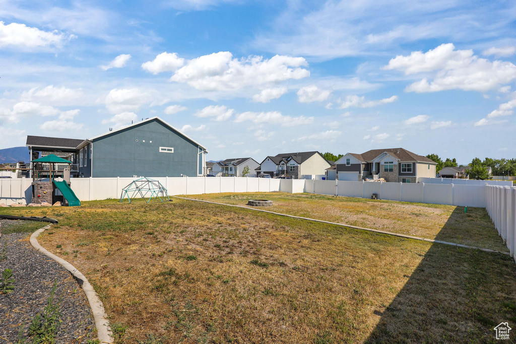 895 DUNES DR Syracuse, UT 84075