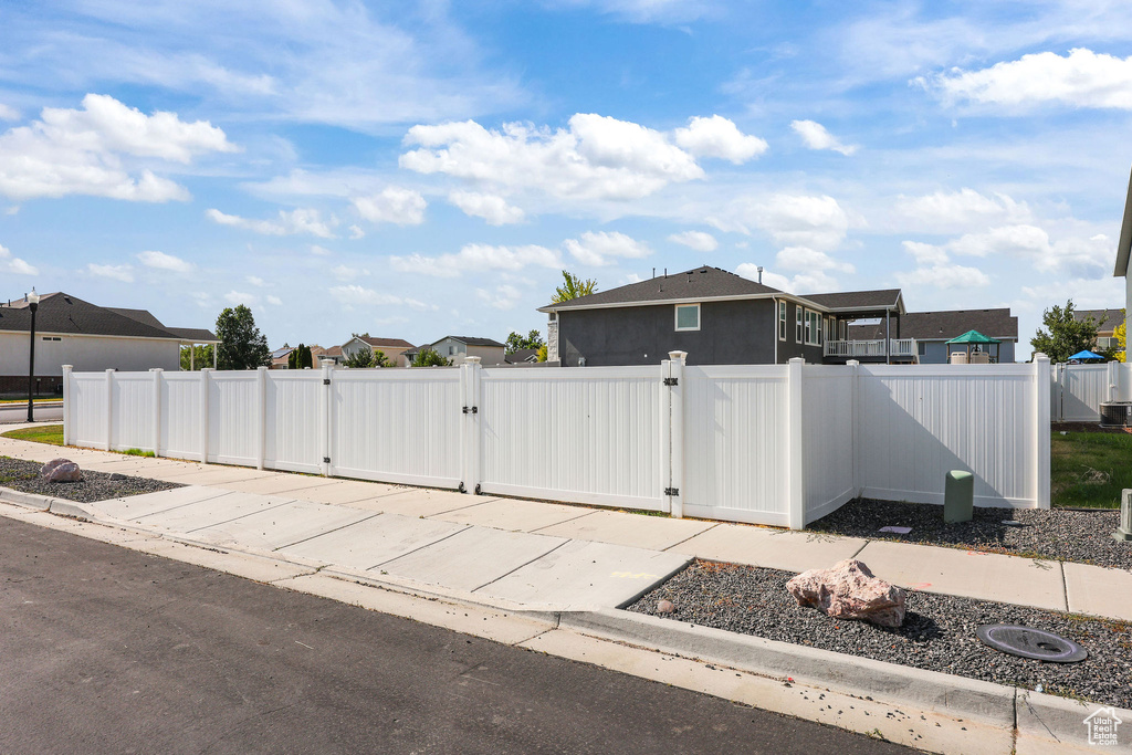 895 DUNES DR Syracuse, UT 84075