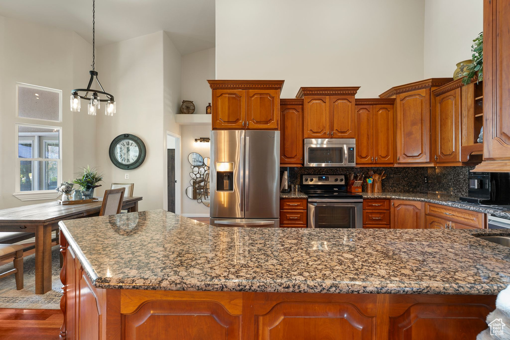 210 LAKEVIEW Stansbury Park, UT 84074