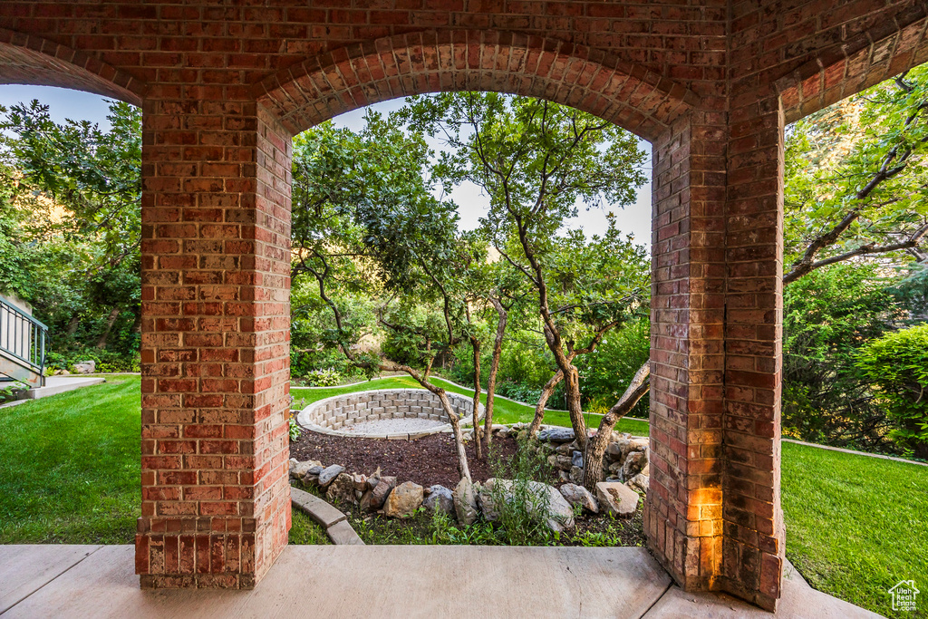 2572 E STONEBURY RD Springville, UT 84663