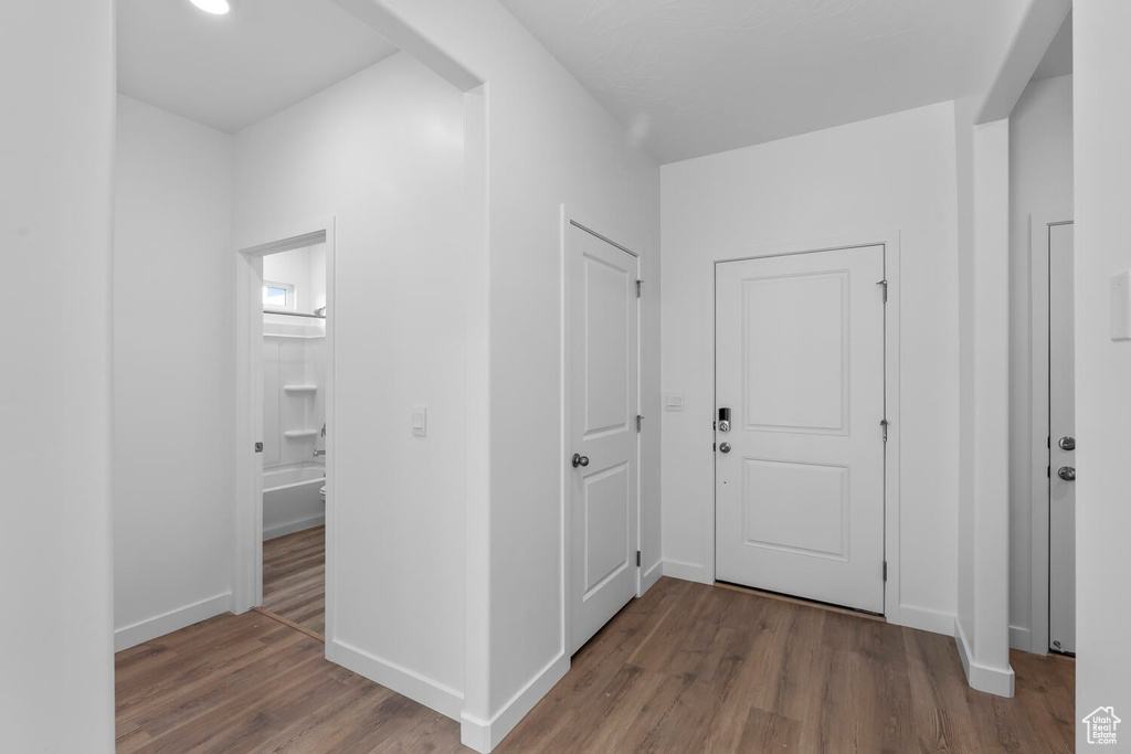 Photo 5 for MLS #2098773 at 1374 S Friendship Cv