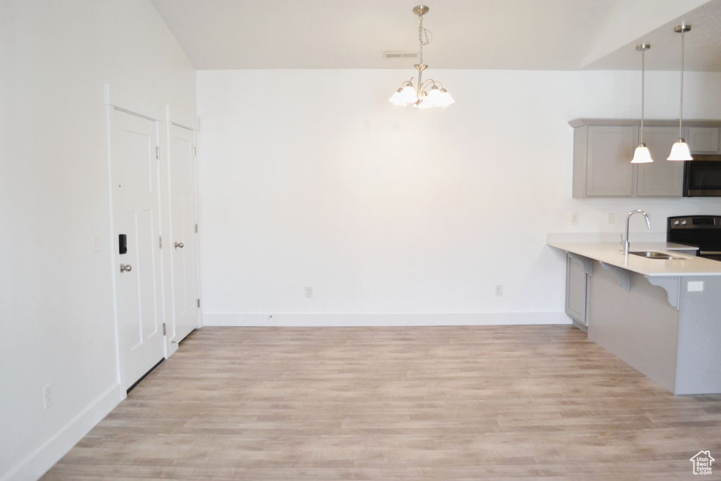 Photo 3 for MLS #2098774 at 680 N 380 West #Z303