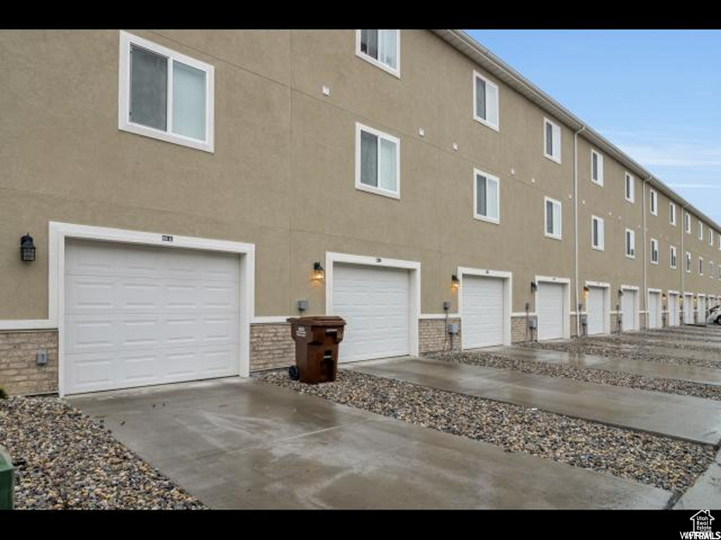 96 E 670 N Vineyard, UT 84059