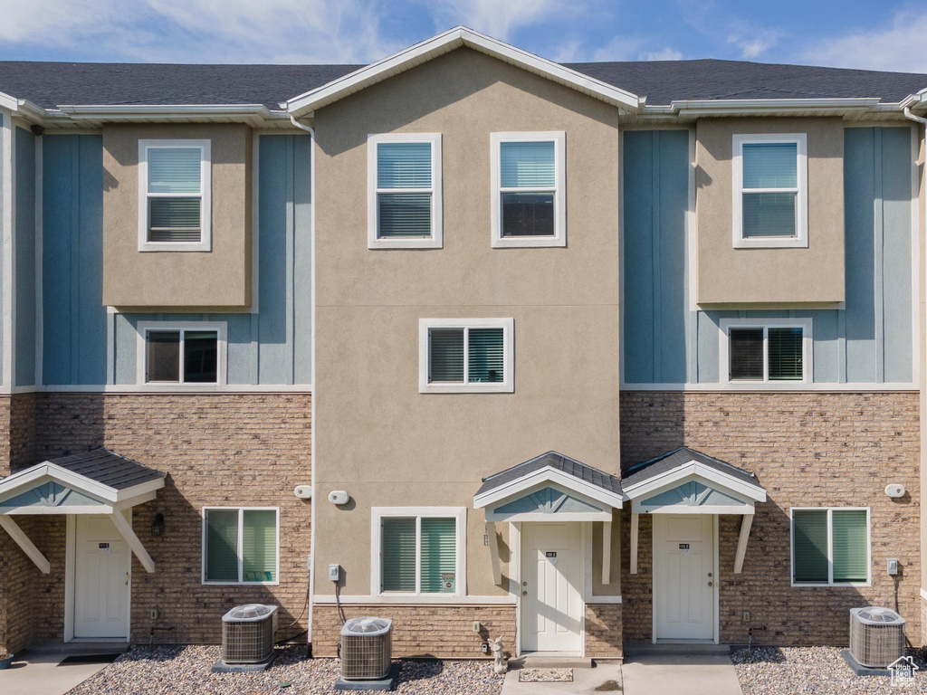 96 E 670 N Vineyard, UT 84059