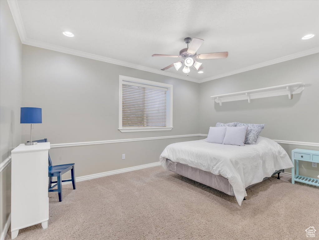 Bedroom featuring carpet flooring, ornamental molding, a ceiling fan, and recessed lighting