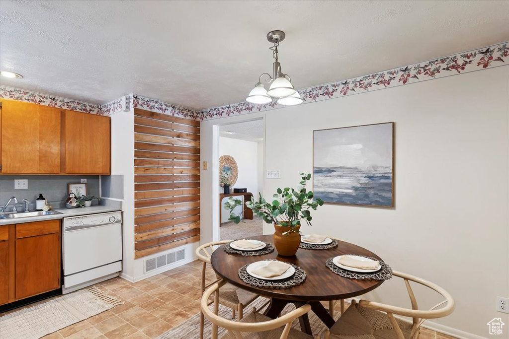 1682 S 700 W Woods Cross, UT 84087