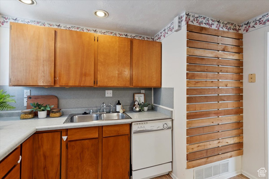 1682 S 700 W Woods Cross, UT 84087