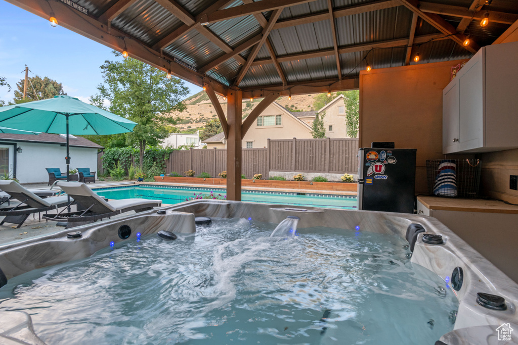 5437 S HOLLADAY BLVD Holladay, UT 84117