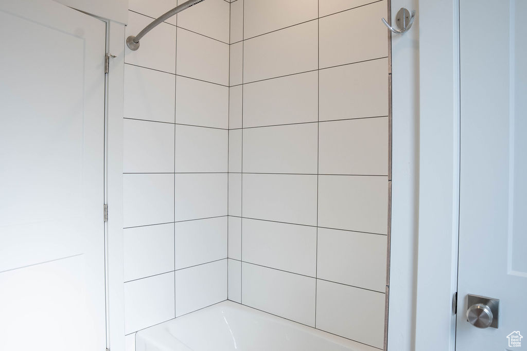 Bathroom with shower / bath combination