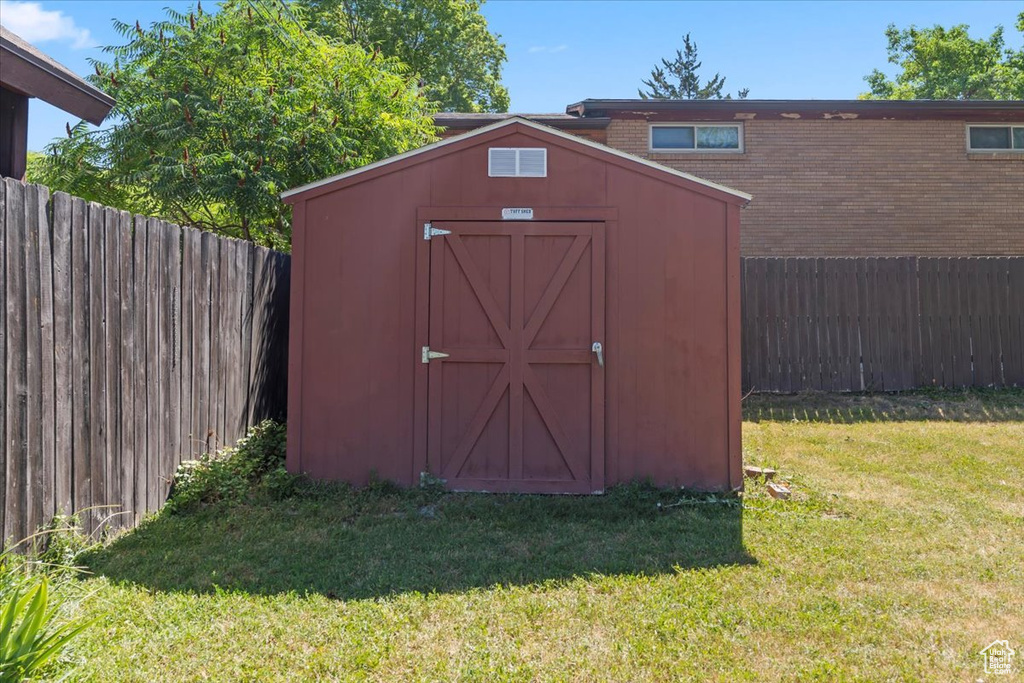 1525 E CLARIDGE DR Millcreek, UT 84124