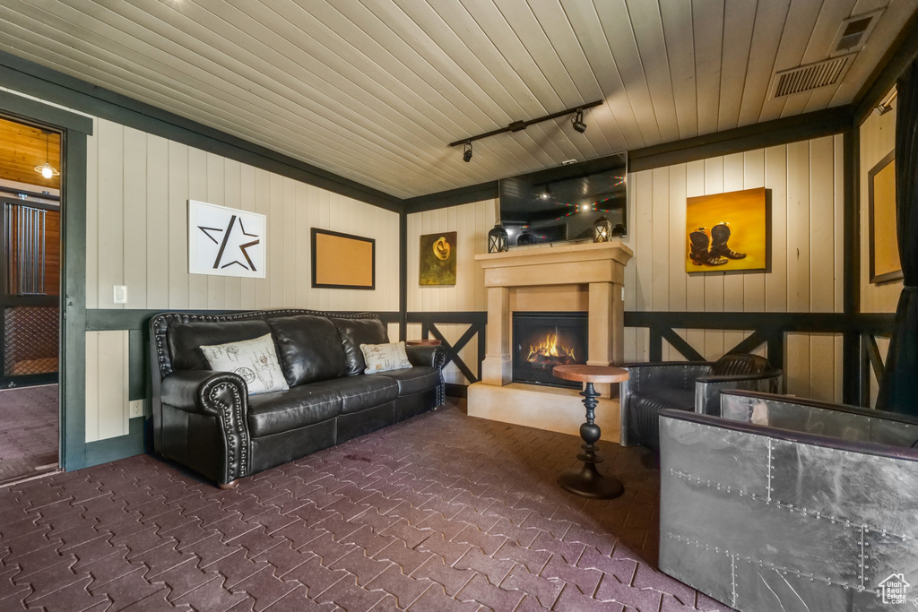 6950 N RIVER VALLEY DR Peoa, UT 84061