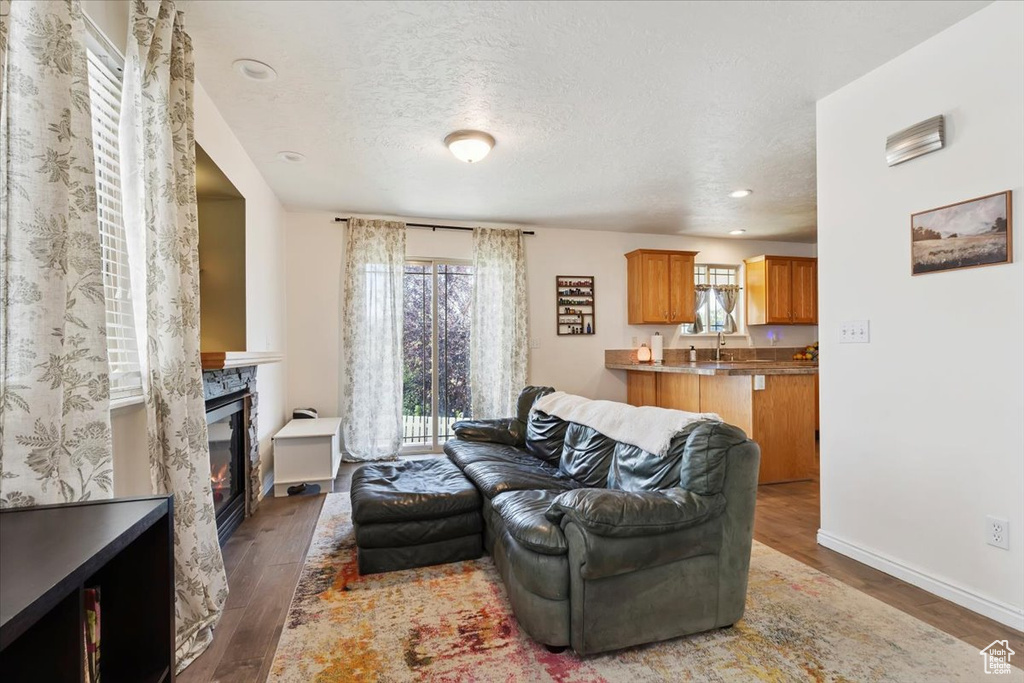 6937 S HOLLOW VIEW WAY WAY West Jordan, UT 84084