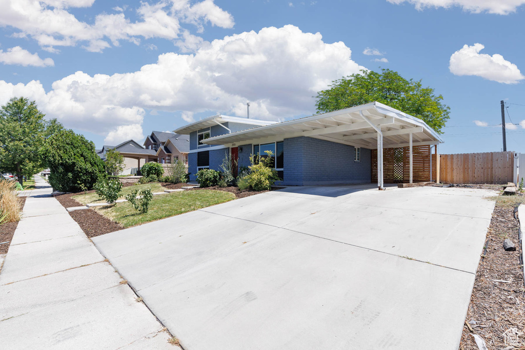 2555 S 3425 W West Valley City, UT 84119