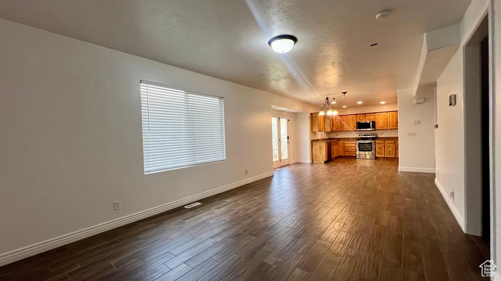 7474 S SUNSET MAPLE DR West Jordan, UT 84081