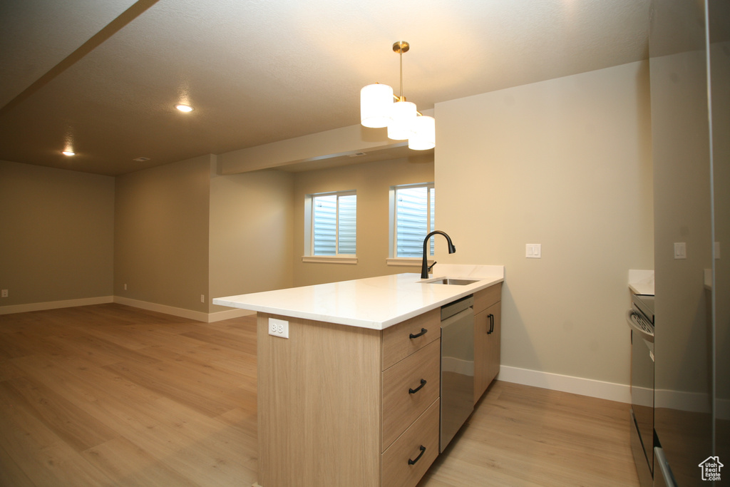 Photo 23 for MLS #2098980 at 674 E Mountain Rd #184