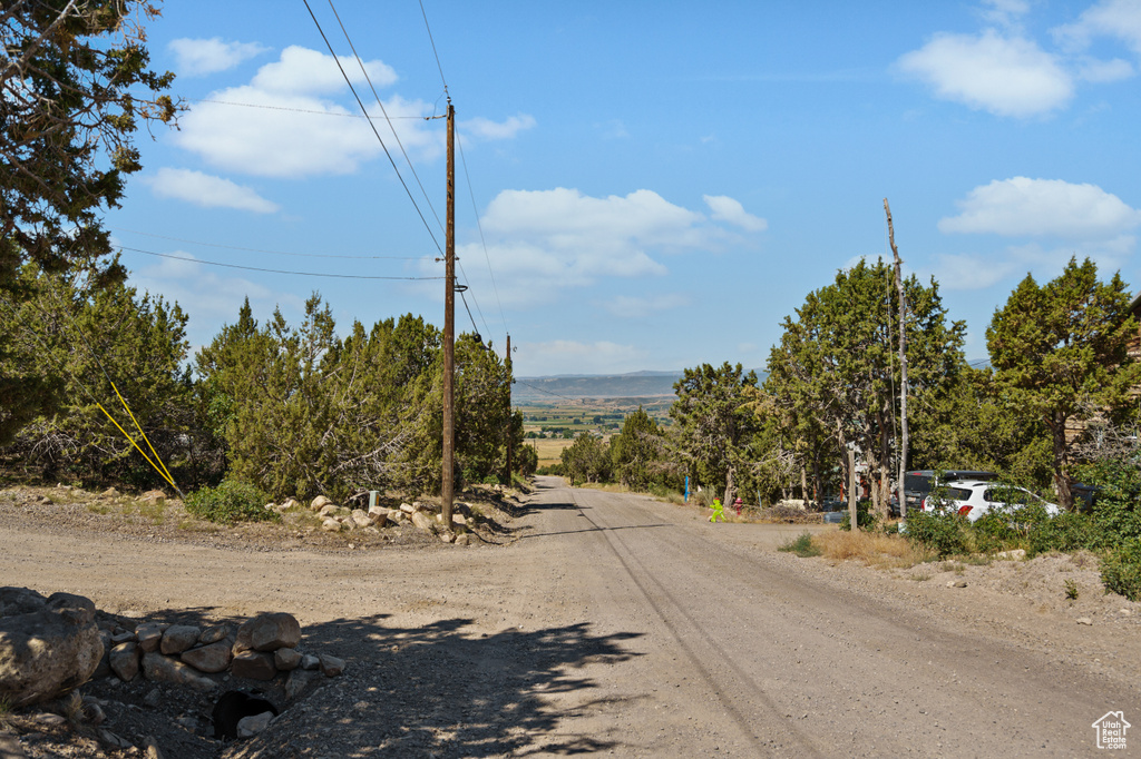 View of dirt / gravel road