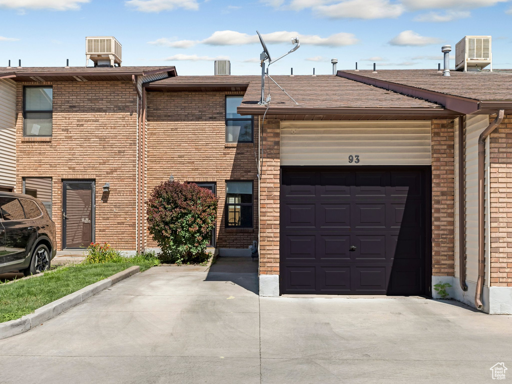 93 E 820 S Centerville, UT 84014