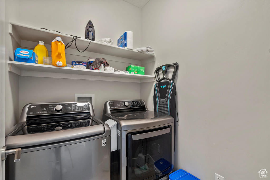10334 S BEETDIGGER BLVD Sandy, UT 84070