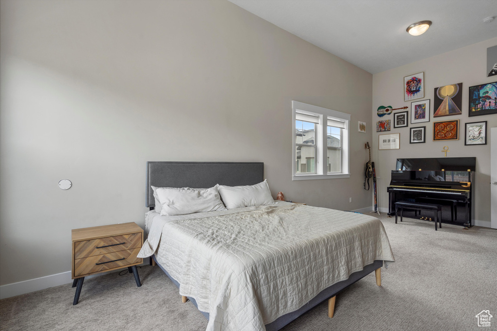 10334 S BEETDIGGER BLVD Sandy, UT 84070
