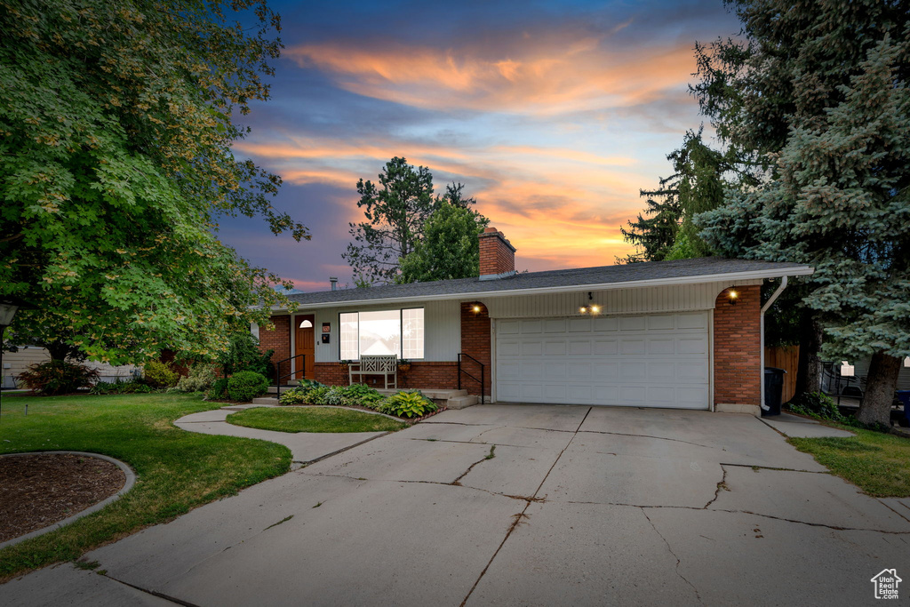 2036 E LAMBOURNE AVE Millcreek, UT 84109