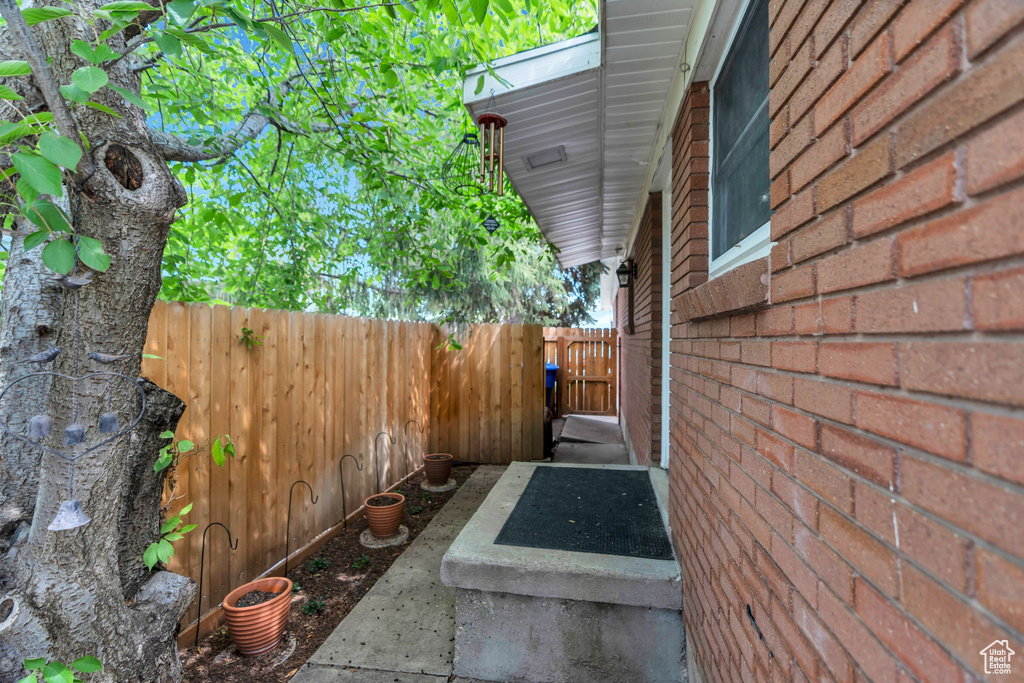 2036 E LAMBOURNE AVE Millcreek, UT 84109