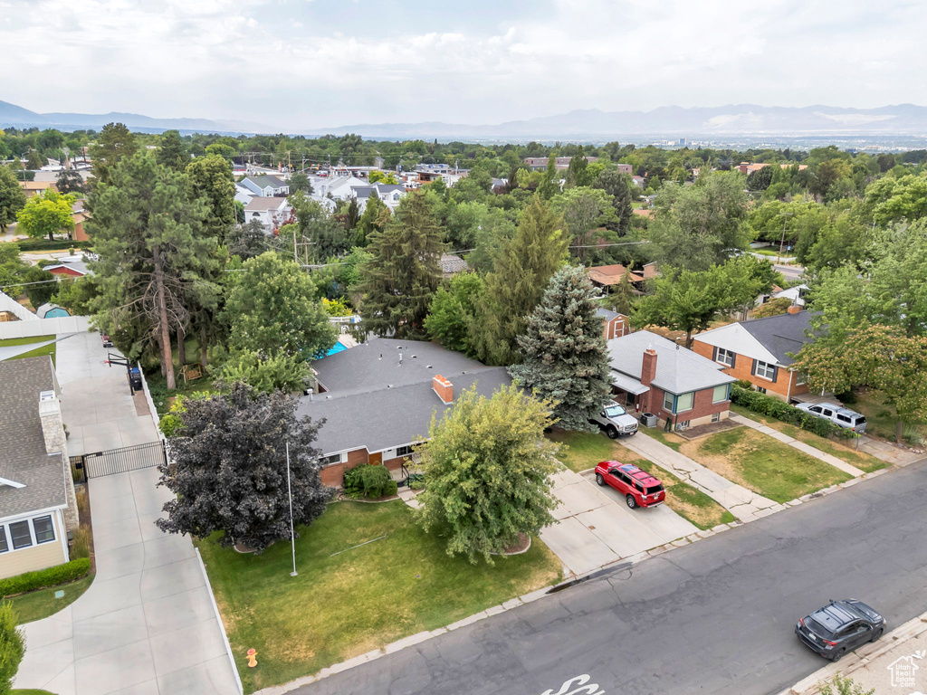 2036 E LAMBOURNE AVE Millcreek, UT 84109