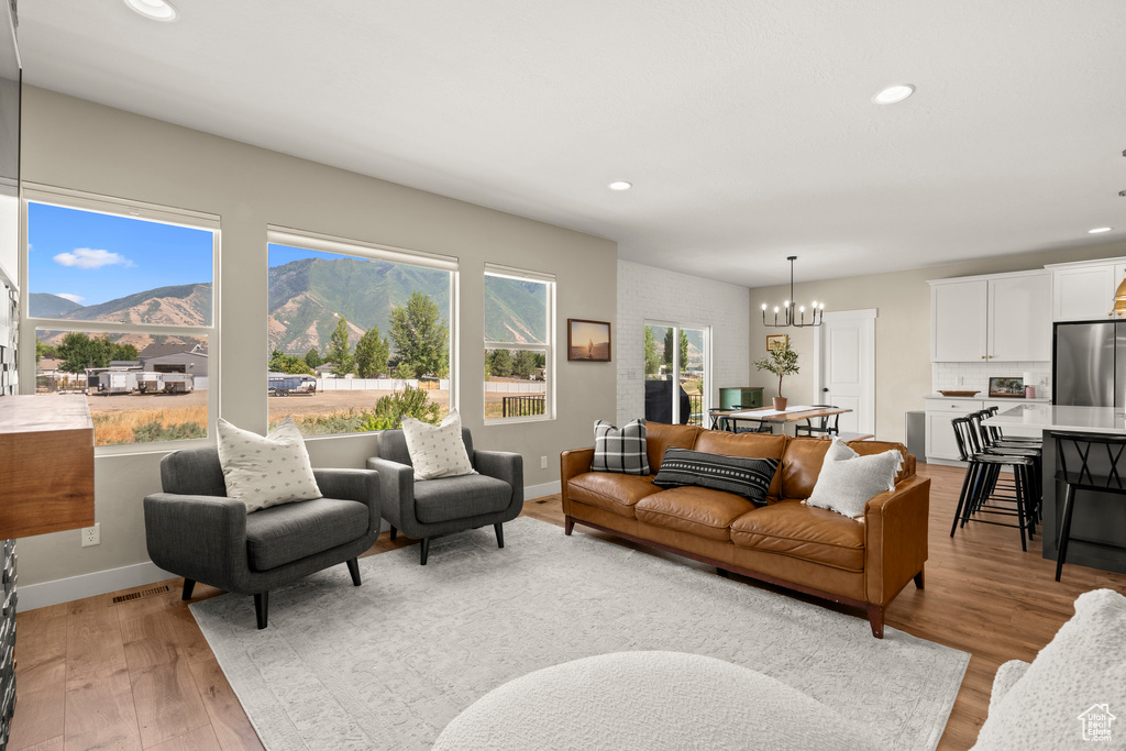 219 S DOUBLEDAY ST Mapleton, UT 84664