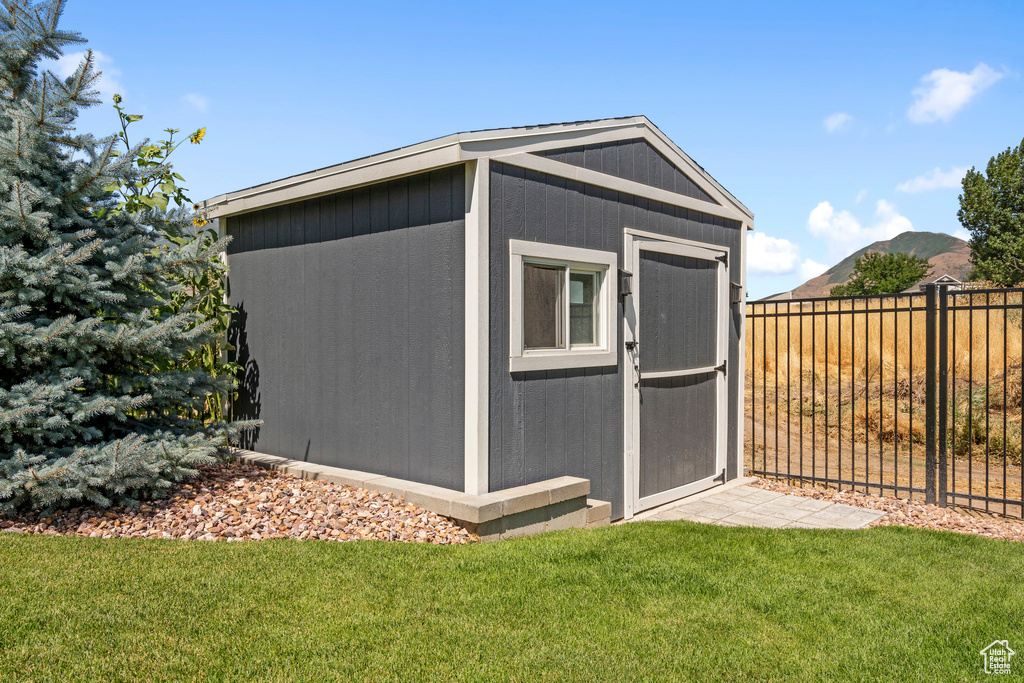 219 S DOUBLEDAY ST Mapleton, UT 84664