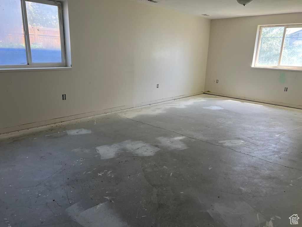 5556 S 3800 W Roy, UT 84067