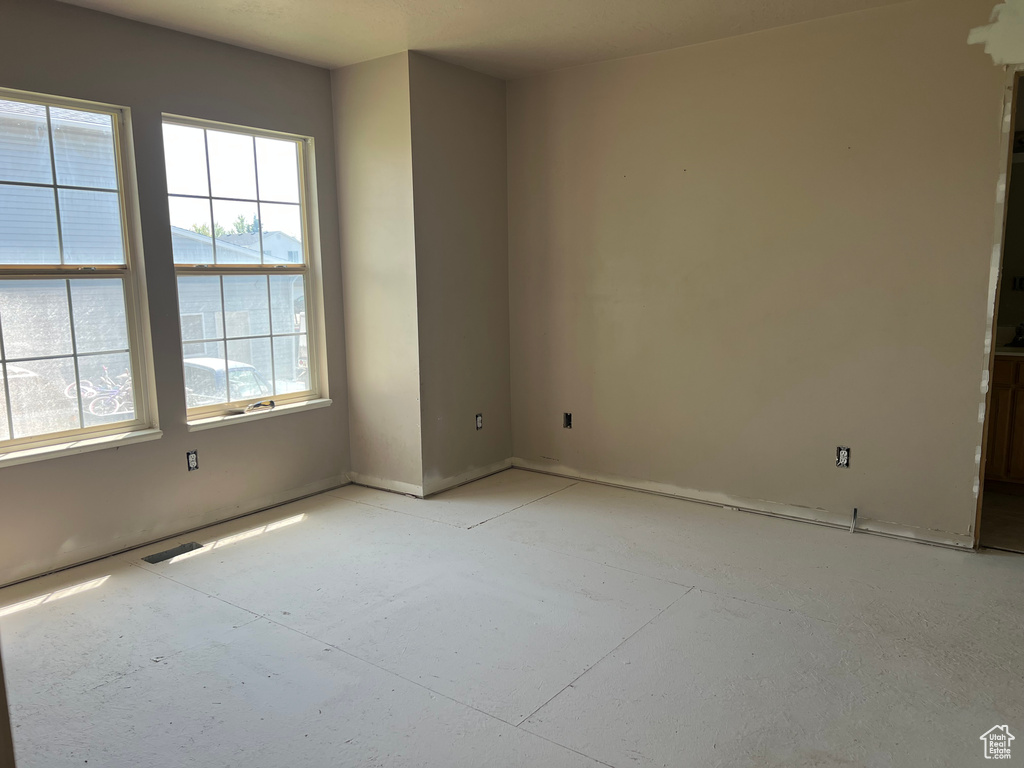 5556 S 3800 W Roy, UT 84067