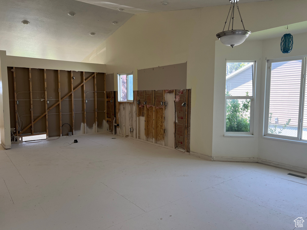 5556 S 3800 W Roy, UT 84067
