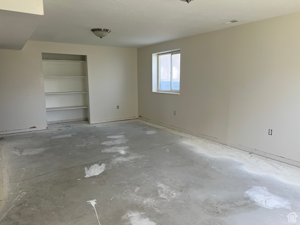 5556 S 3800 W Roy, UT 84067