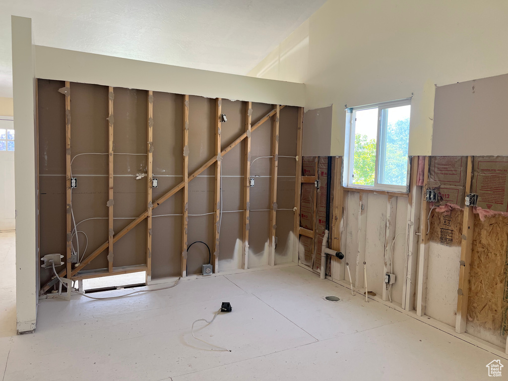5556 S 3800 W Roy, UT 84067