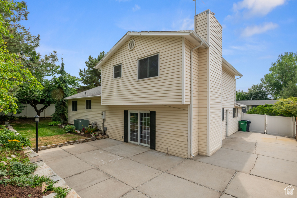 9887 S WIMBLETON DR Sandy, UT 84092