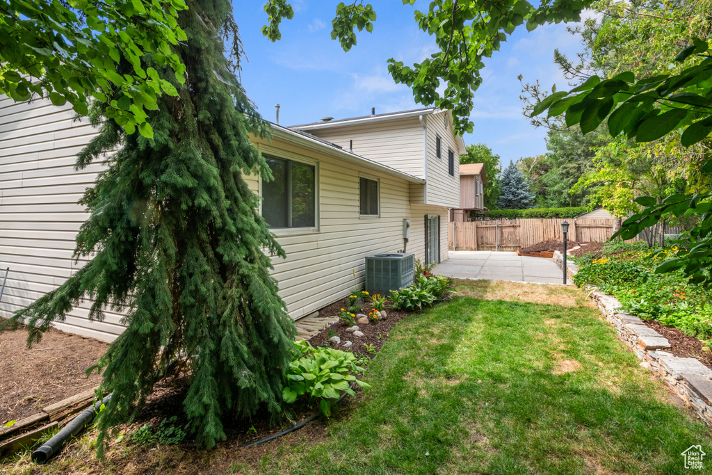 9887 S WIMBLETON DR Sandy, UT 84092