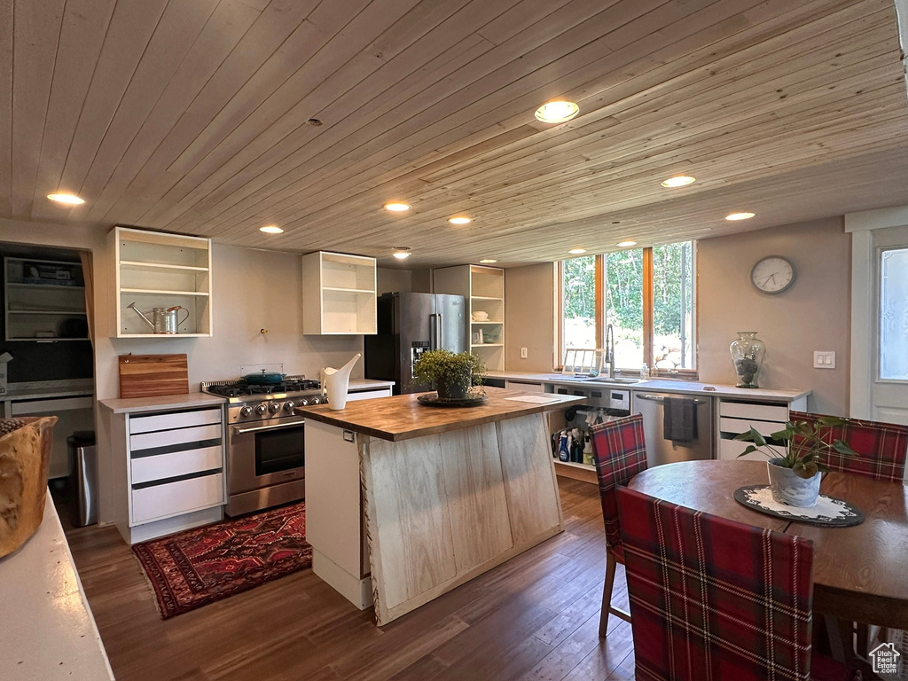Photo 10 for MLS #2099131 at 478 N Nebo Cir